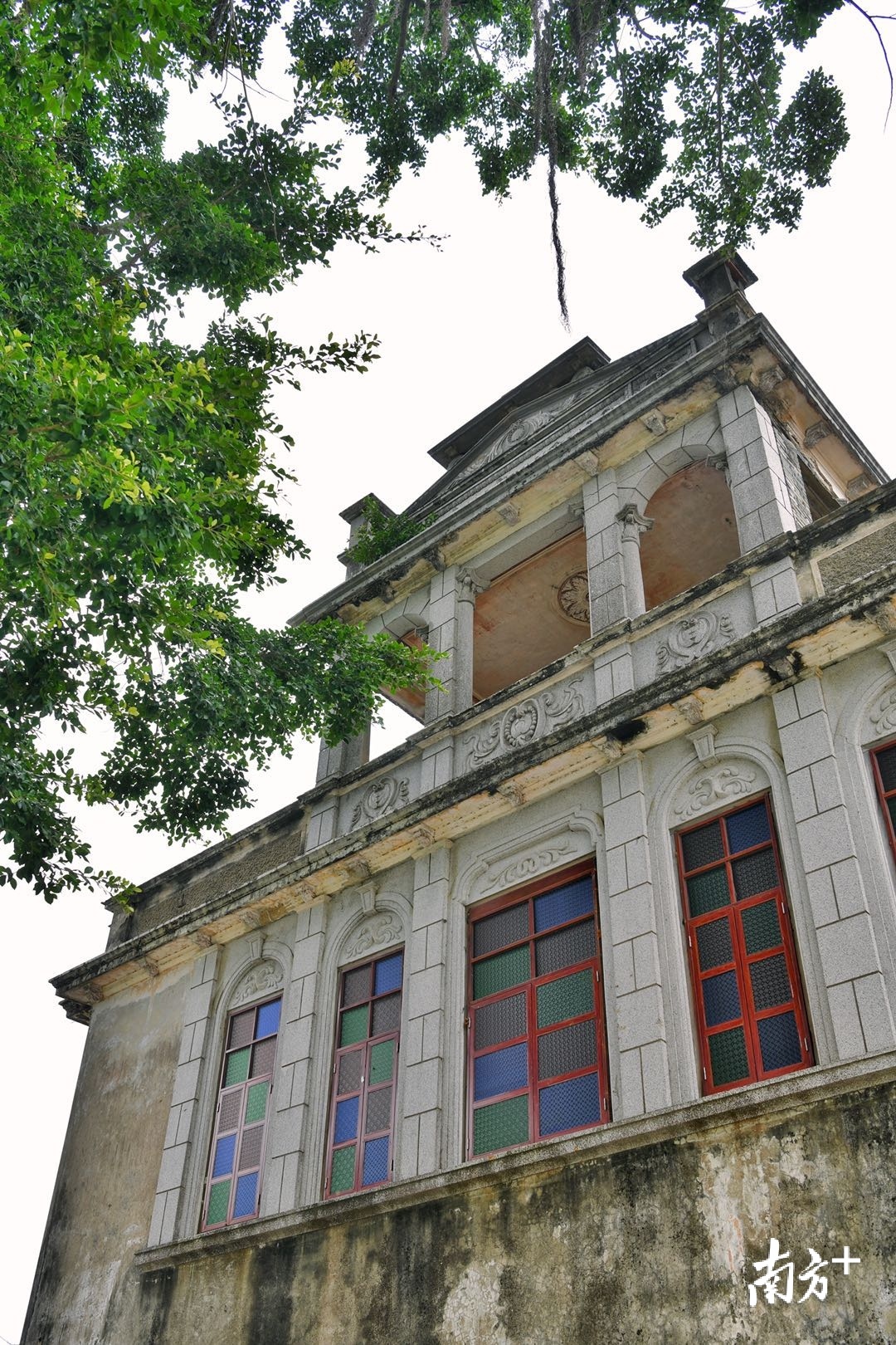 漫步横江村,现代与传统交织,仿佛一场穿越时空的旅行。 漫步横江村,现代与传统交织,仿佛一场穿越时空的旅行。