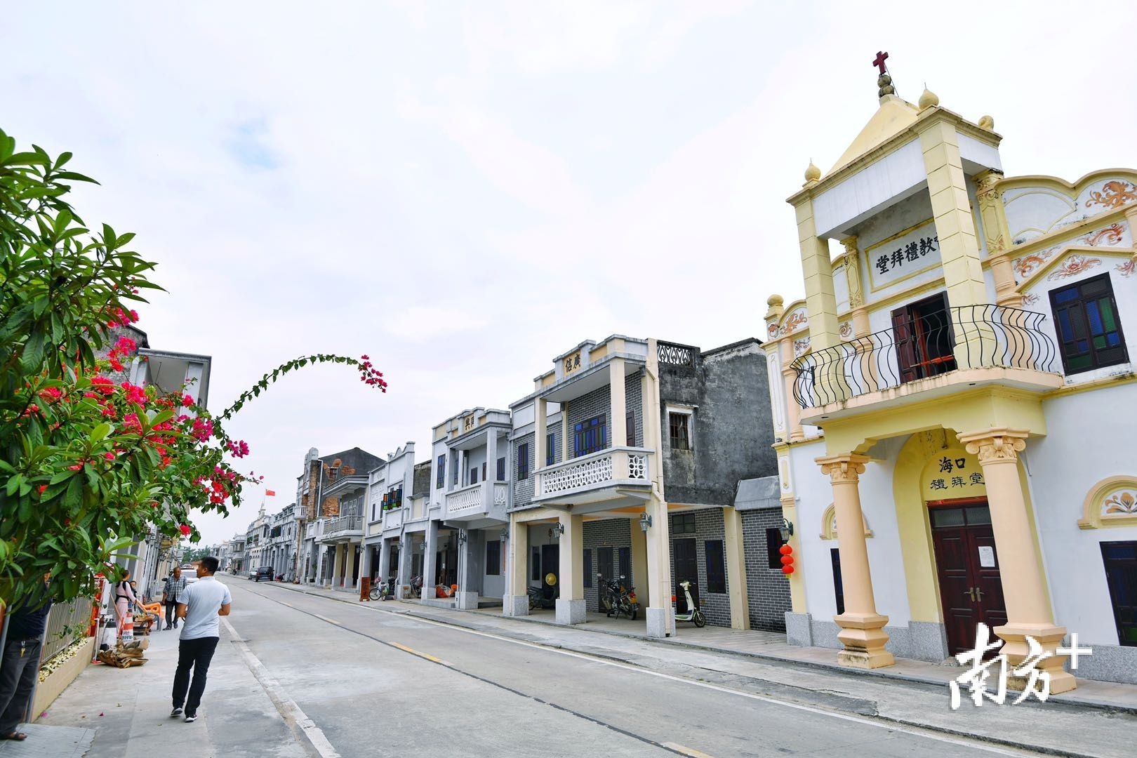 如今,海口埠已成为“南粤古驿道出海口纪念地”和“世界记忆名录银信纪念地”。 如今,海口埠已成为“南粤古驿道出海口纪念地”和“世界记忆名录银信纪念地”。