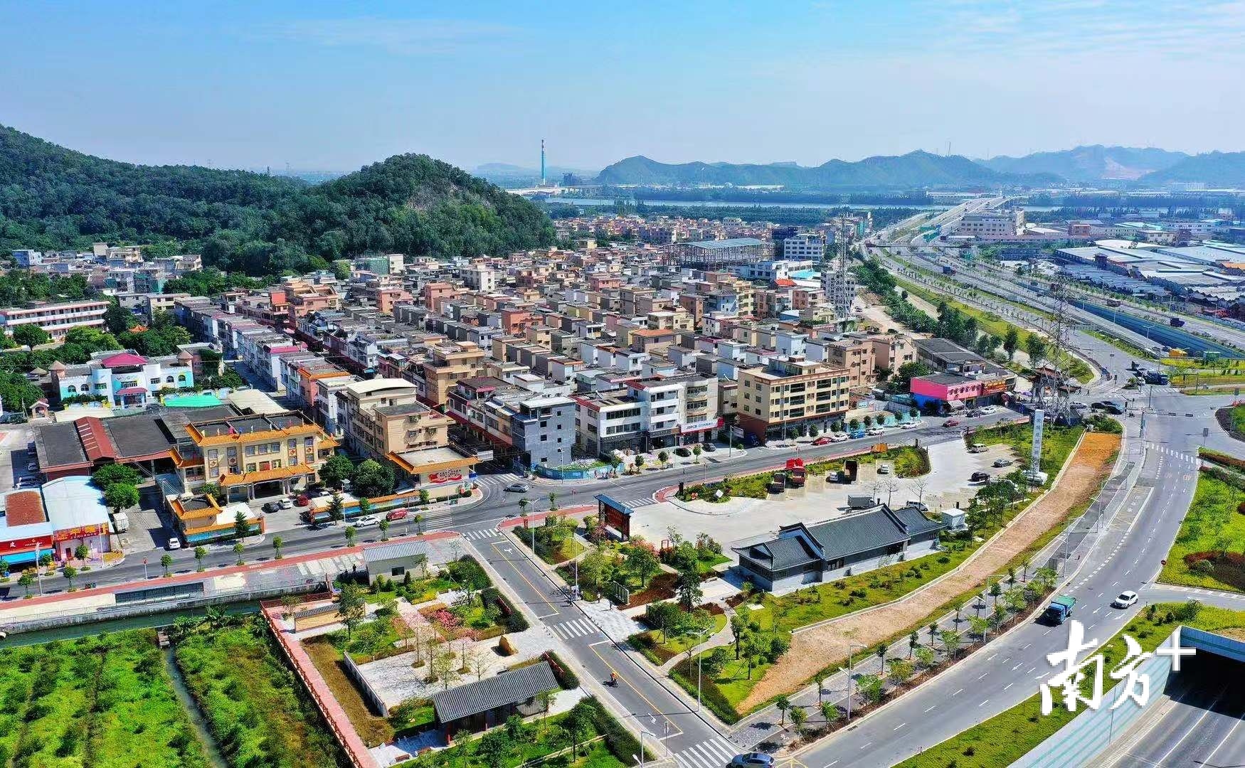 茶坑村坐落在银洲湖畔、凌云塔下。曾亮超摄