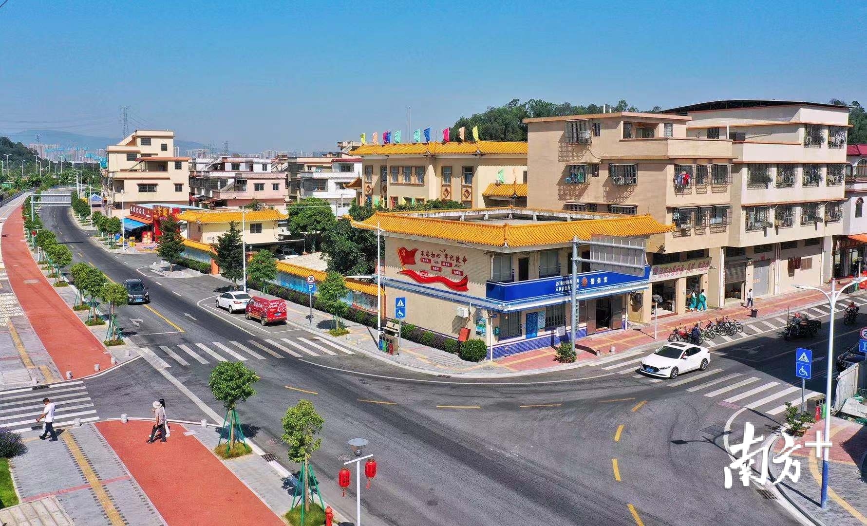 茶坑村党群服务中心青砖黛瓦、古色古香,是基层党建前沿阵地、陈皮产业发展平台、启超文化展示窗口、乡村人才服务驿站。曾亮超摄