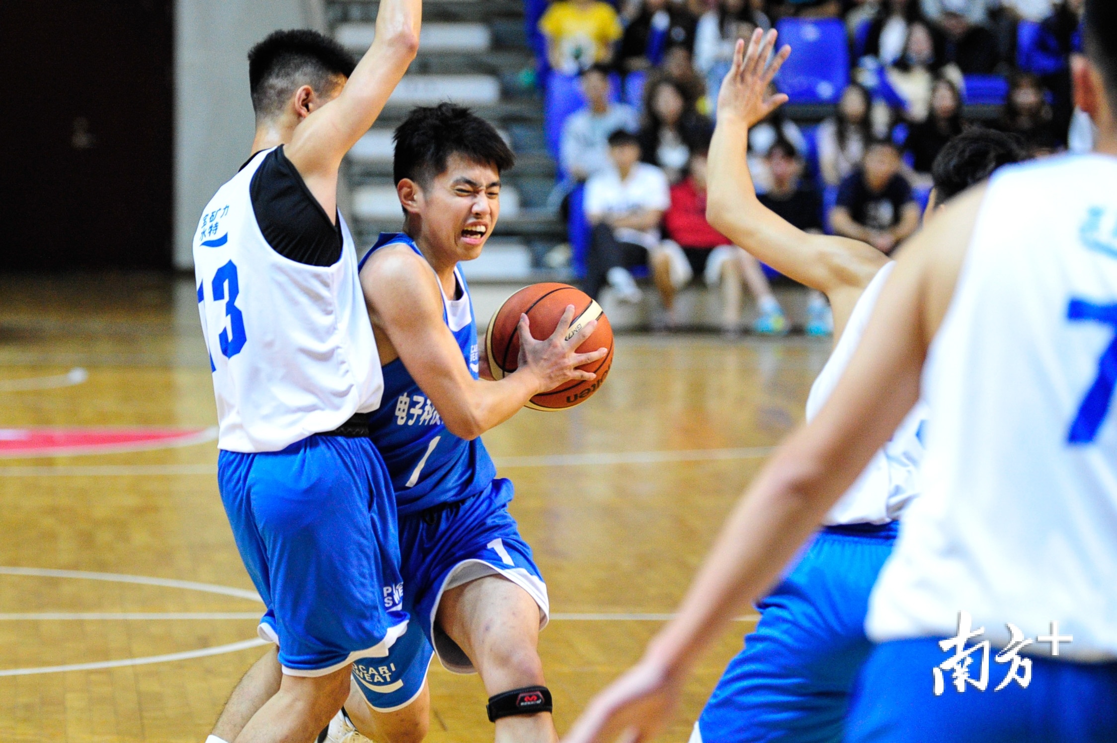 犀利的突破,严密的防守
