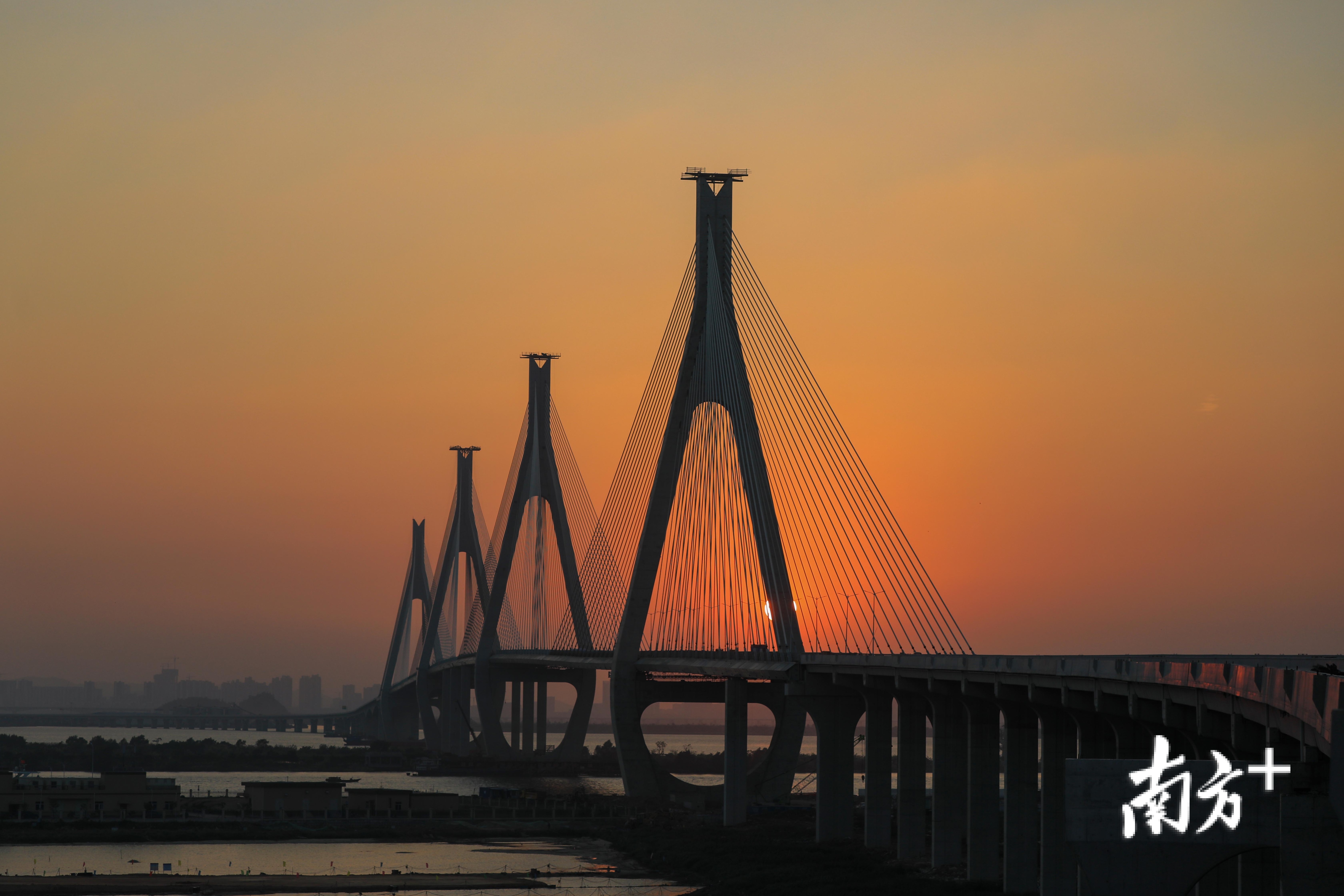 洪鹤大桥最新现场图来袭