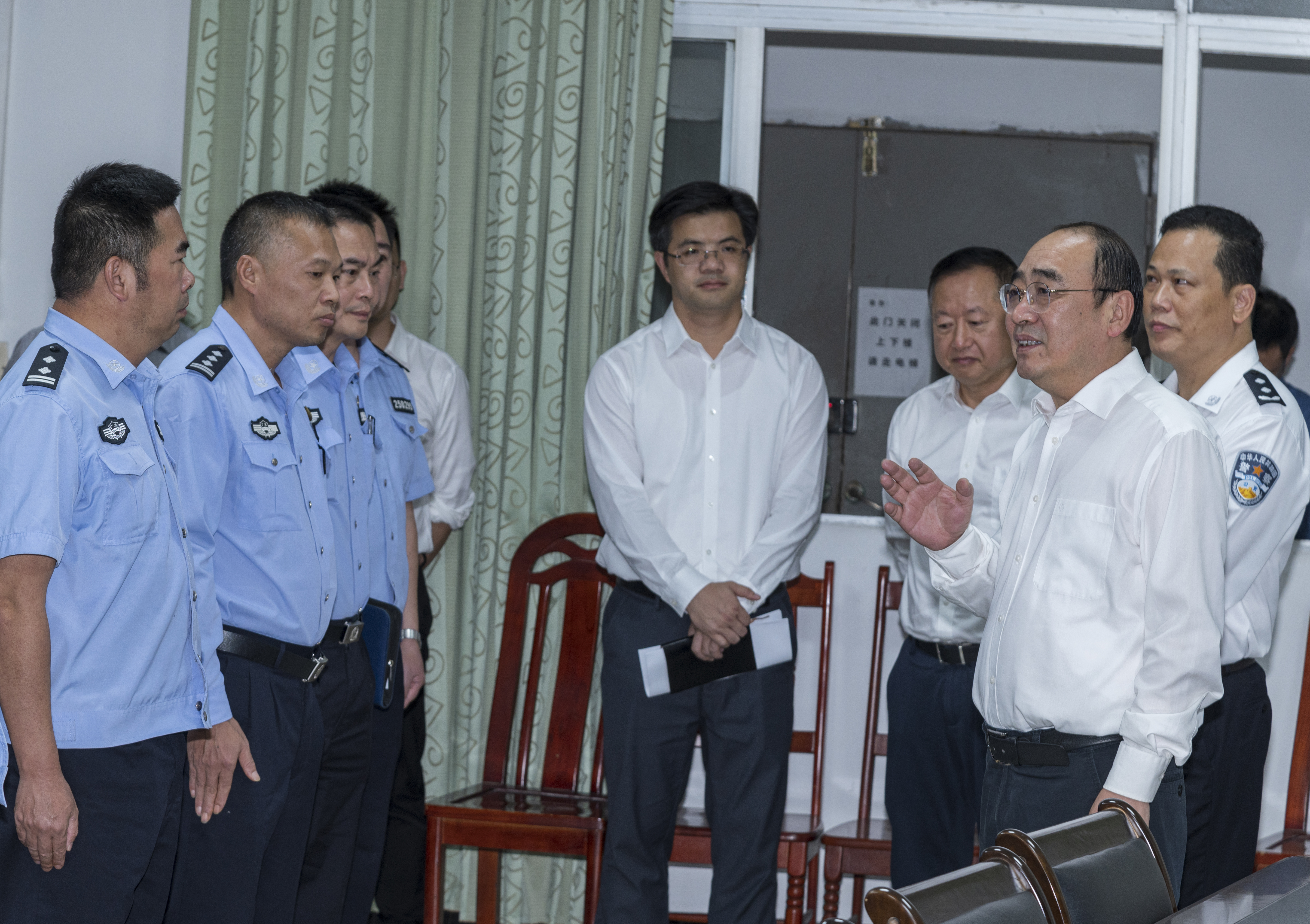 李雅林对党忠诚从严治警敢打善战为建设美丽潮州履行好新时代职责使命