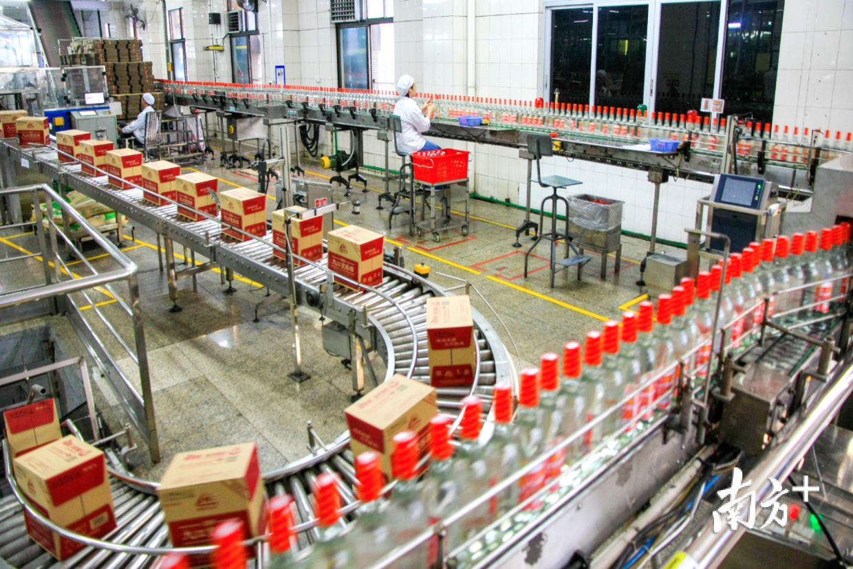 针对制酒行业的特殊性,九江酒厂正在根据自身生产经验自主研发自动化