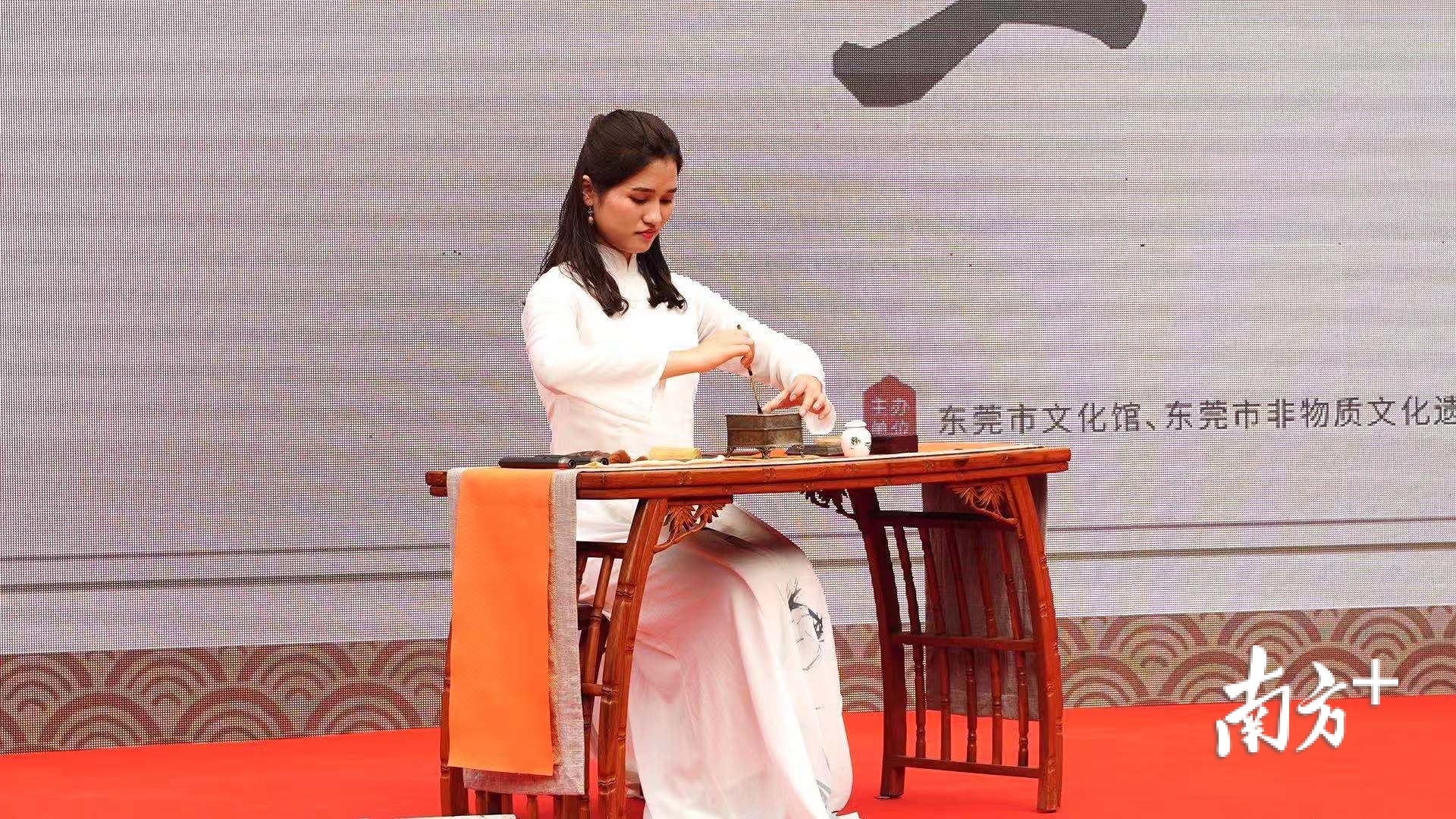 莞香传承又创新!非遗墟市+电商首次亮相东莞香典