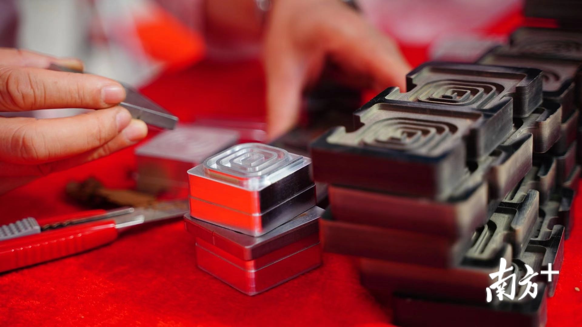 莞香传承又创新!非遗墟市+电商首次亮相东莞香典