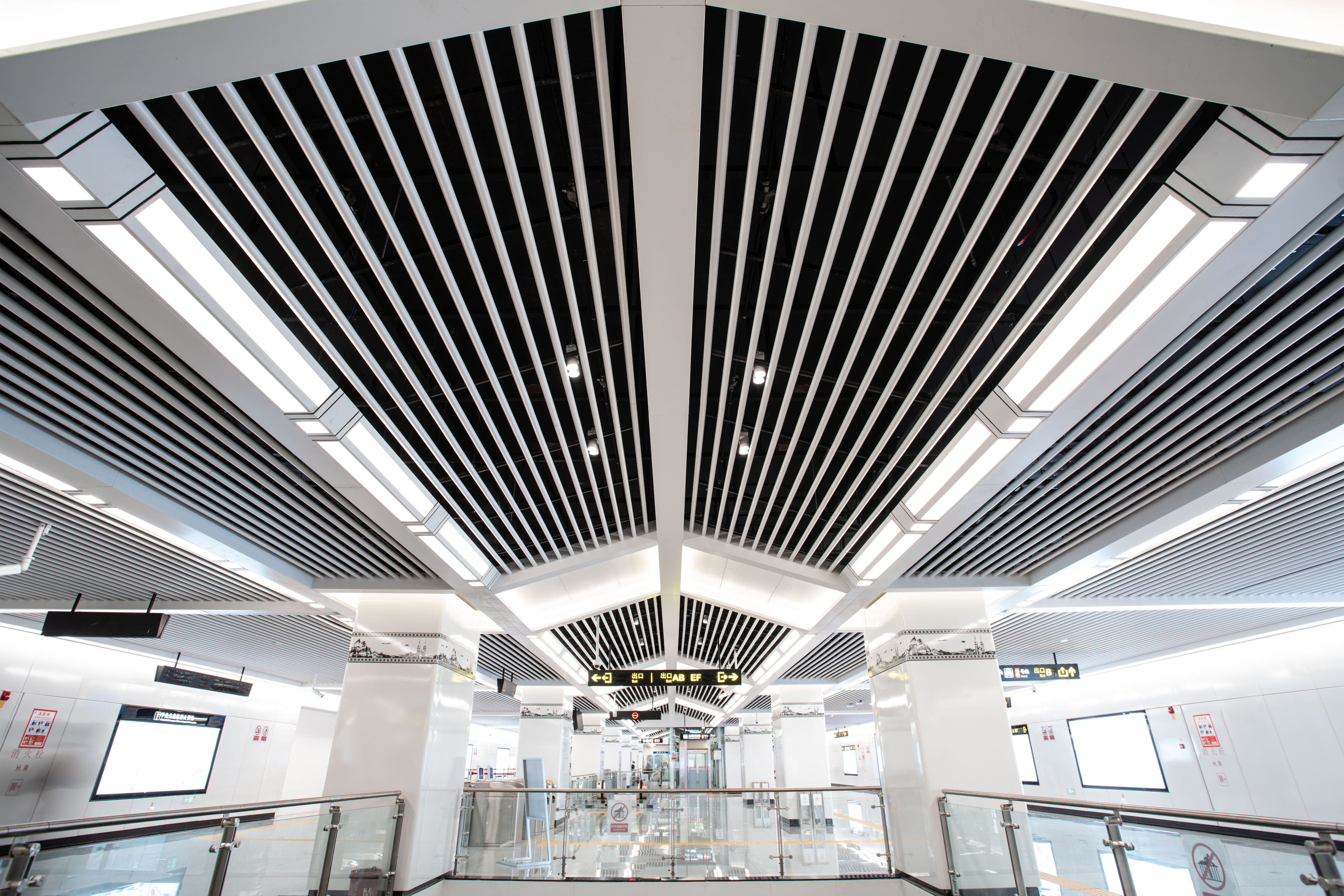 广州地铁设计研究院操刀设计,南宁2号线东延段今日开通_南方plus_南方