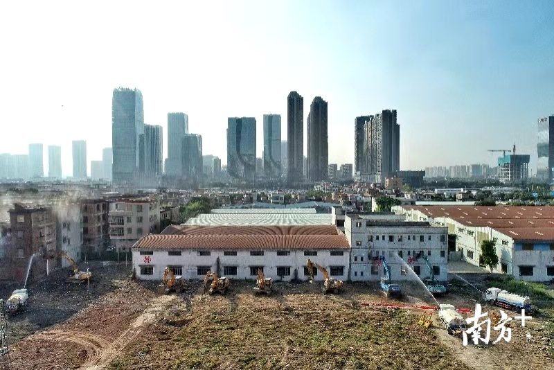 永胜旧村居改造项目建设启动。 永胜旧村居改造项目建设启动。