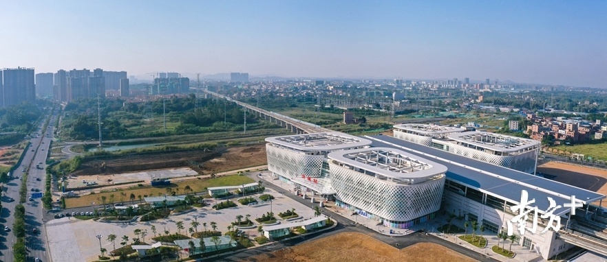 广清城轨目前已完成运营安全评估,正在试运行。图为清城站。 曾亮超 摄