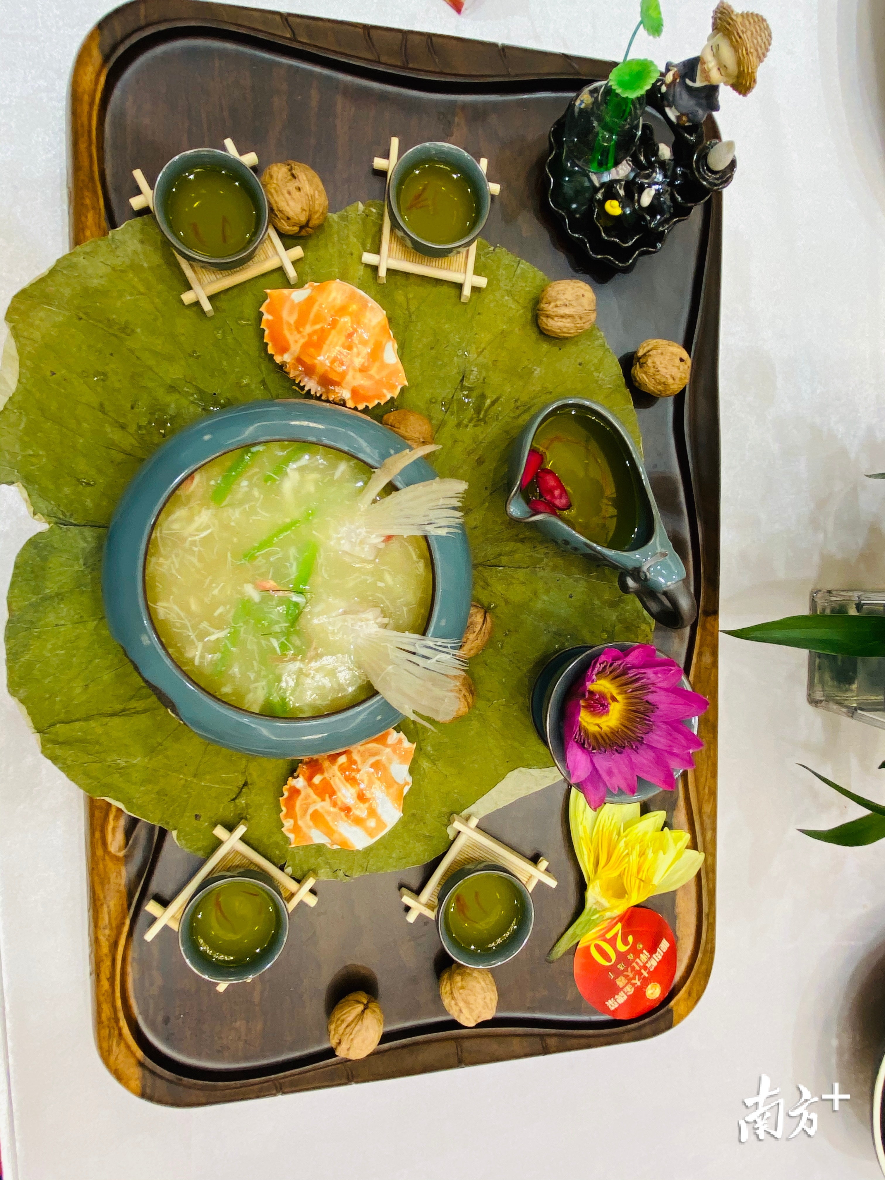 菜品:荷韵东升脆皖情