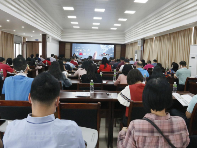 恩平市总工会举办民法典暨禁毒知识宣讲会