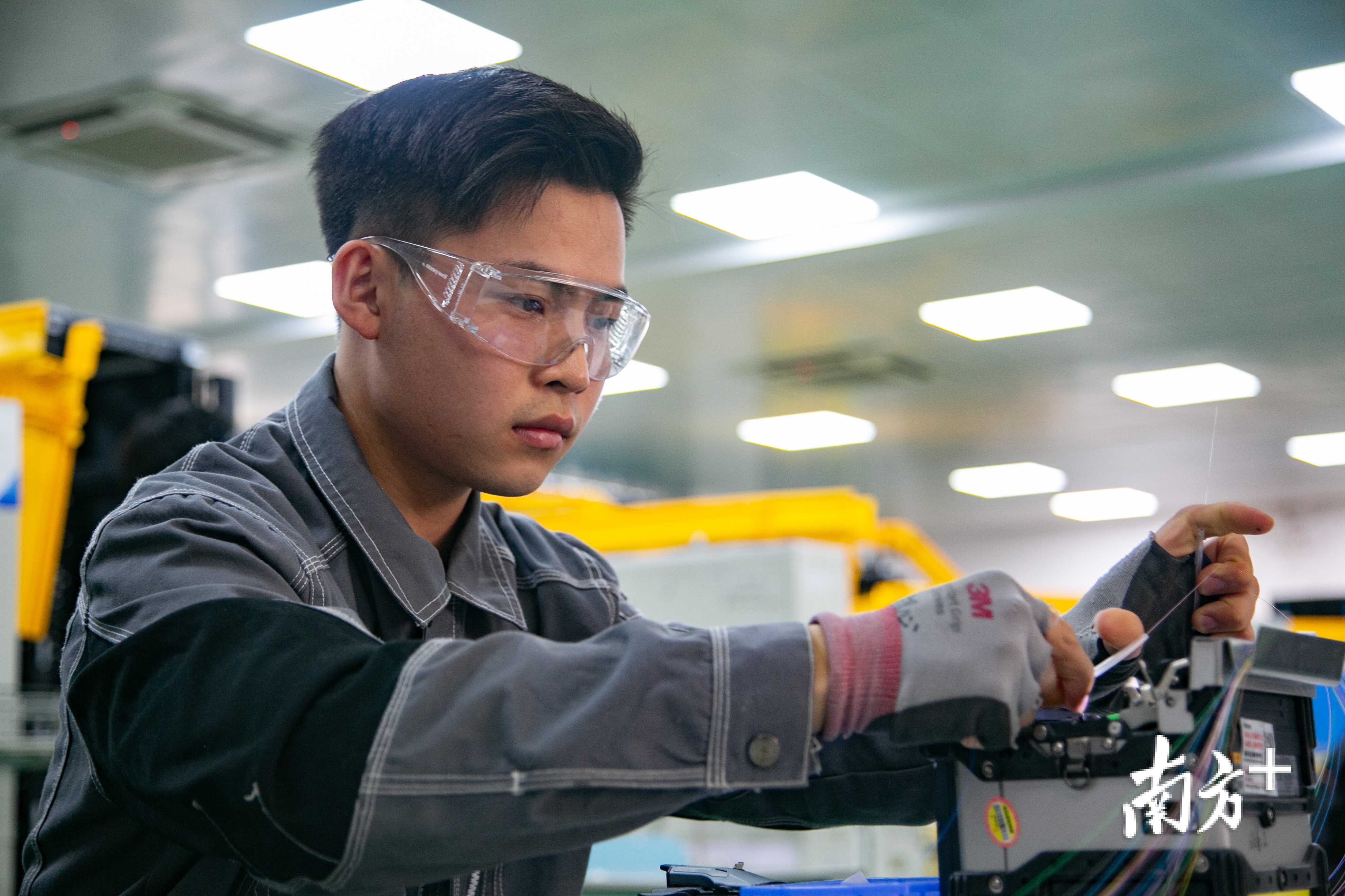 中山学子冲击世赛信息网络布线项目