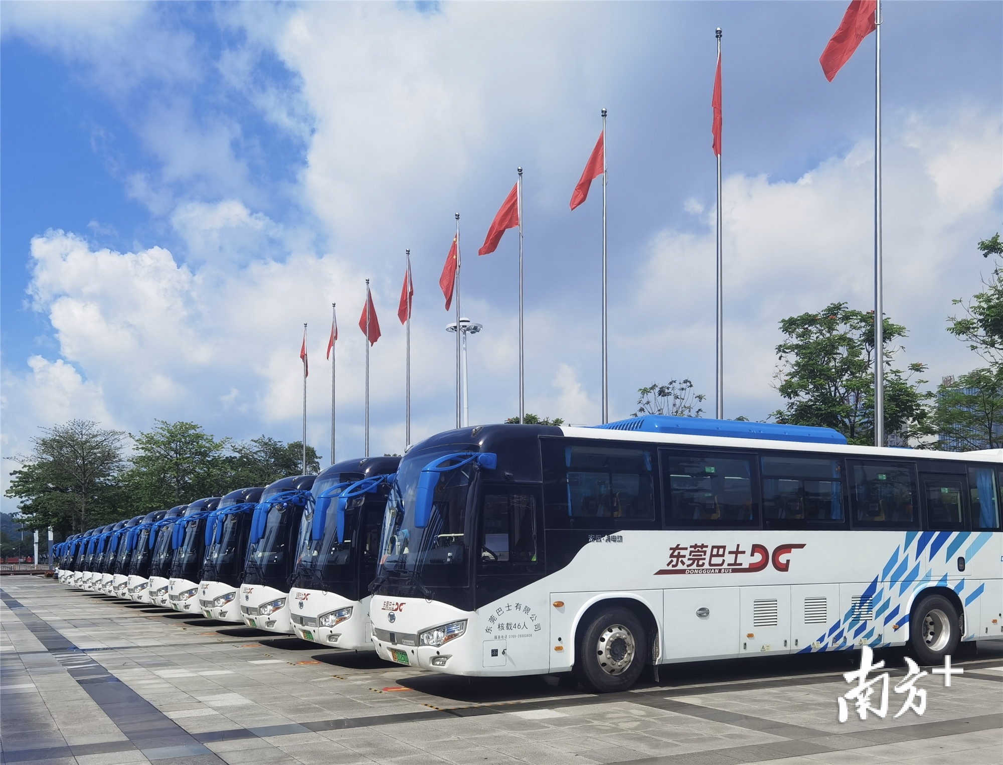 东莞巴士公司-东部分公司开启“两会”接送任务征程