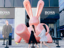 华贸岁末亮灯，精彩继续