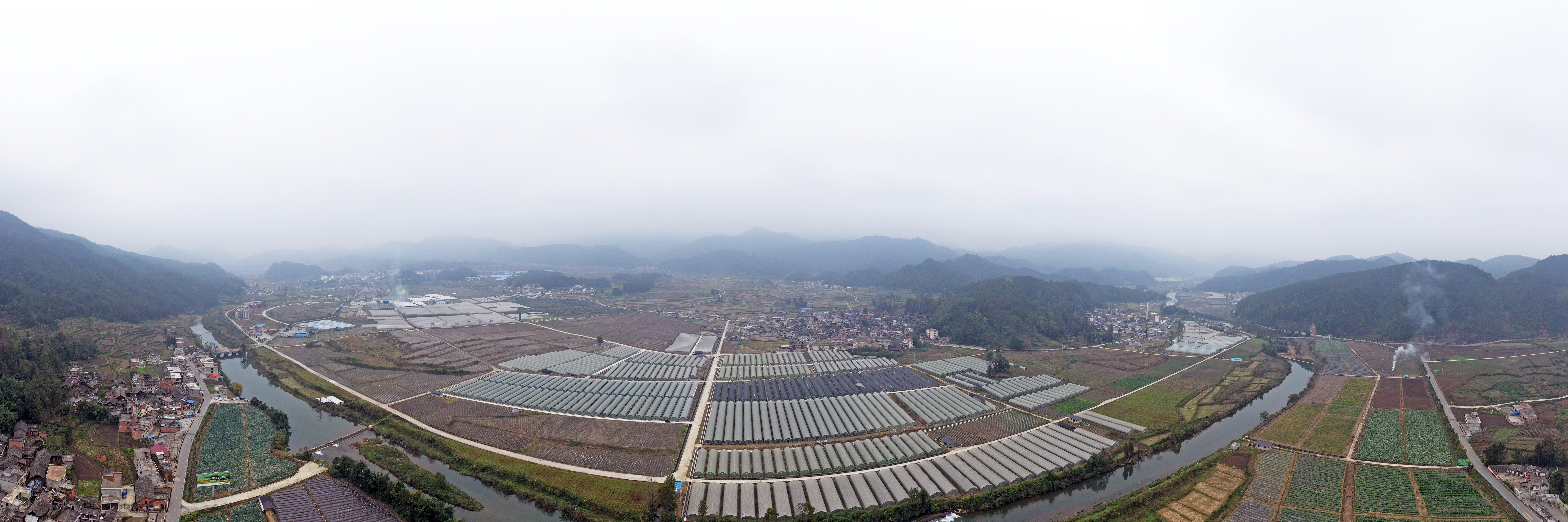 龙里县湾滩河镇蔬菜大棚。刘伟拍摄