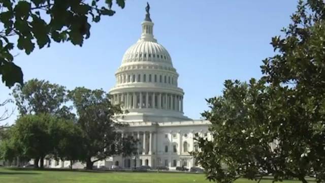 美国最高法院驳回共和党人阻止认证关键摇摆州选举结果的请求