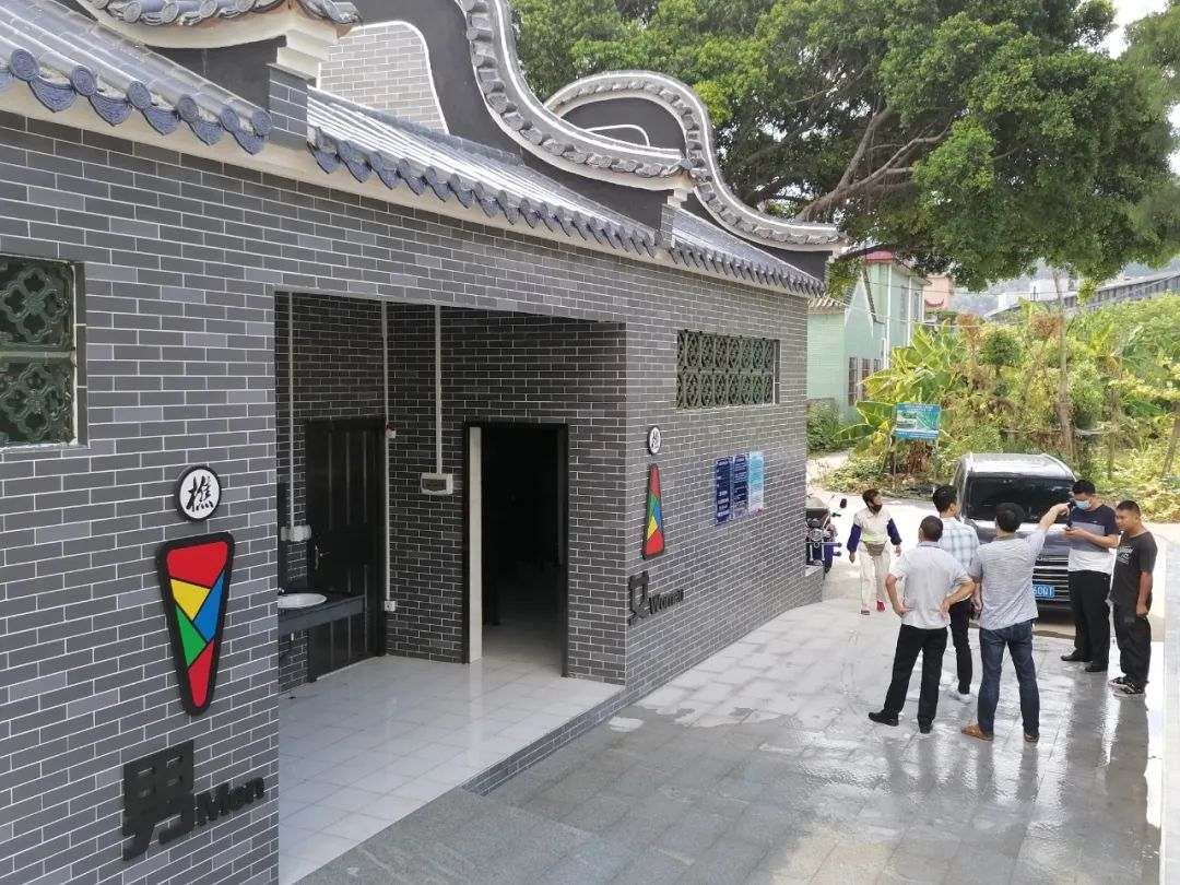 城乡公厕推进改造，改善人居环境。