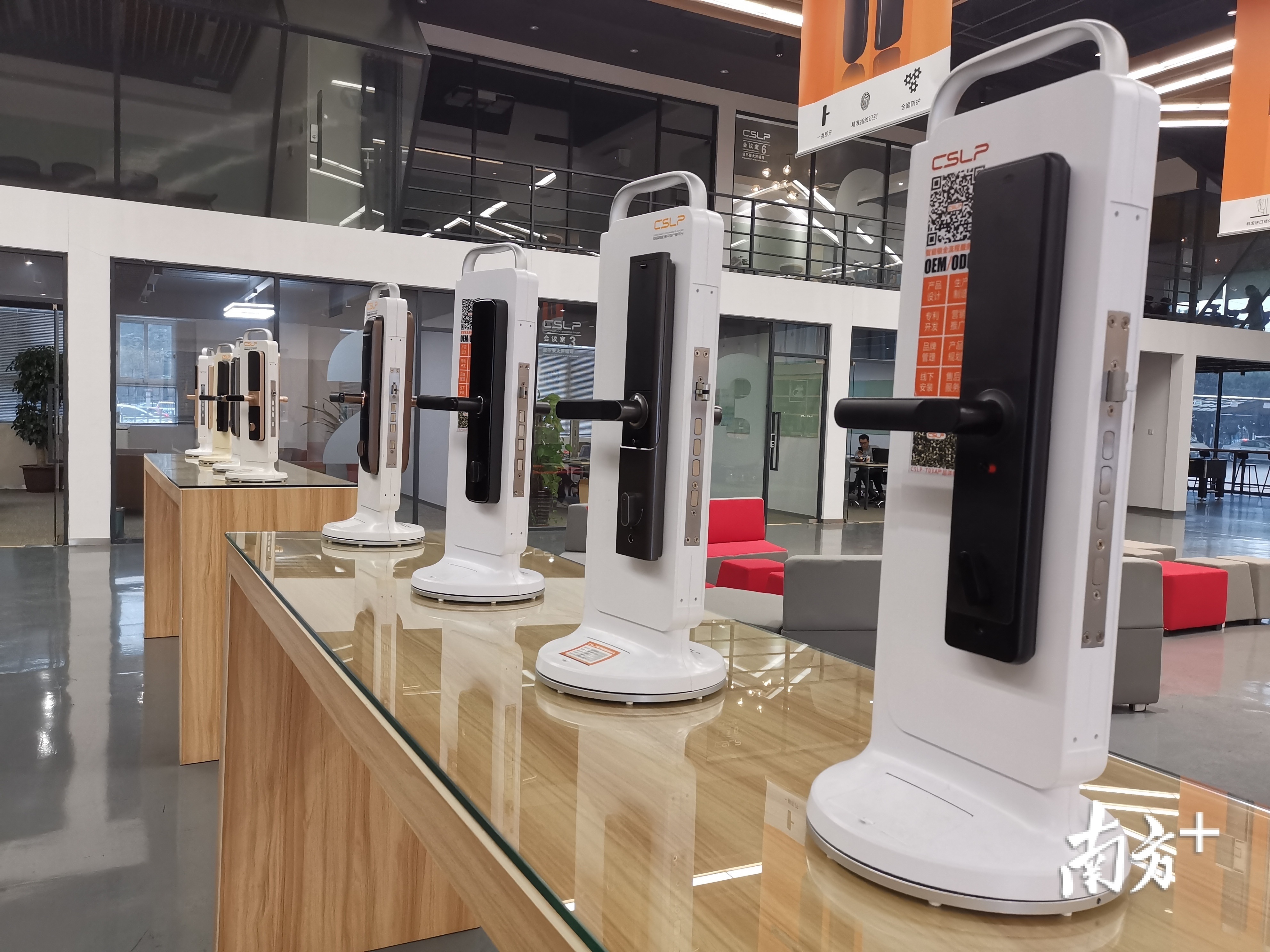 曼申智能锁产品。