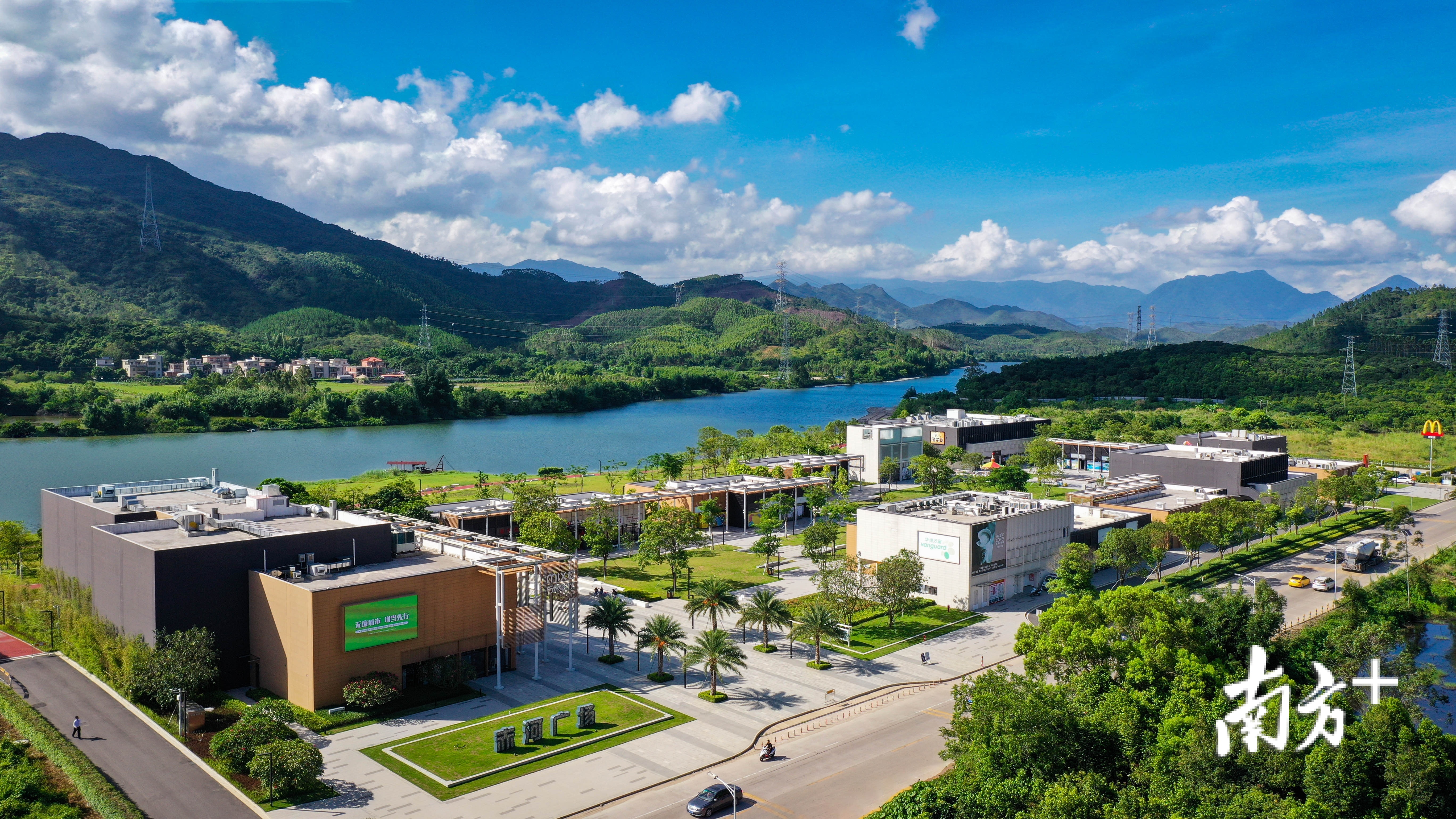 生态与商业完美融合的深汕合作区赤河广场