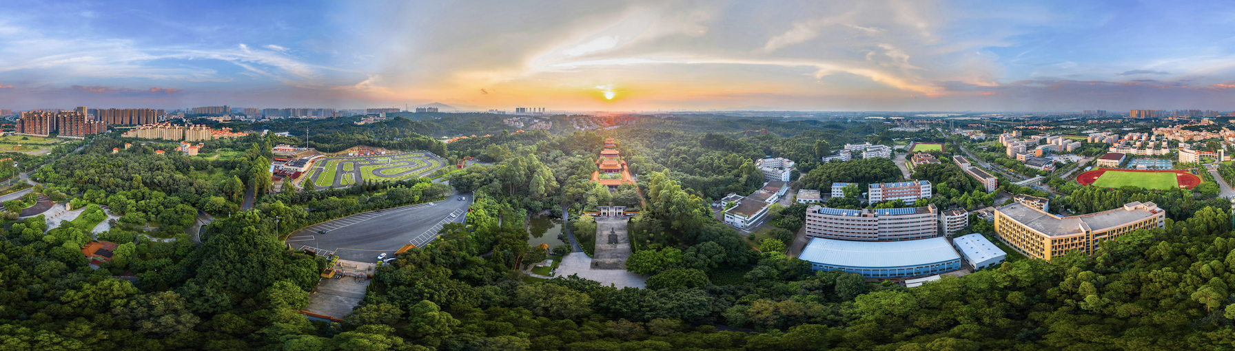 《森林公园孔圣园》 卢冠东 摄