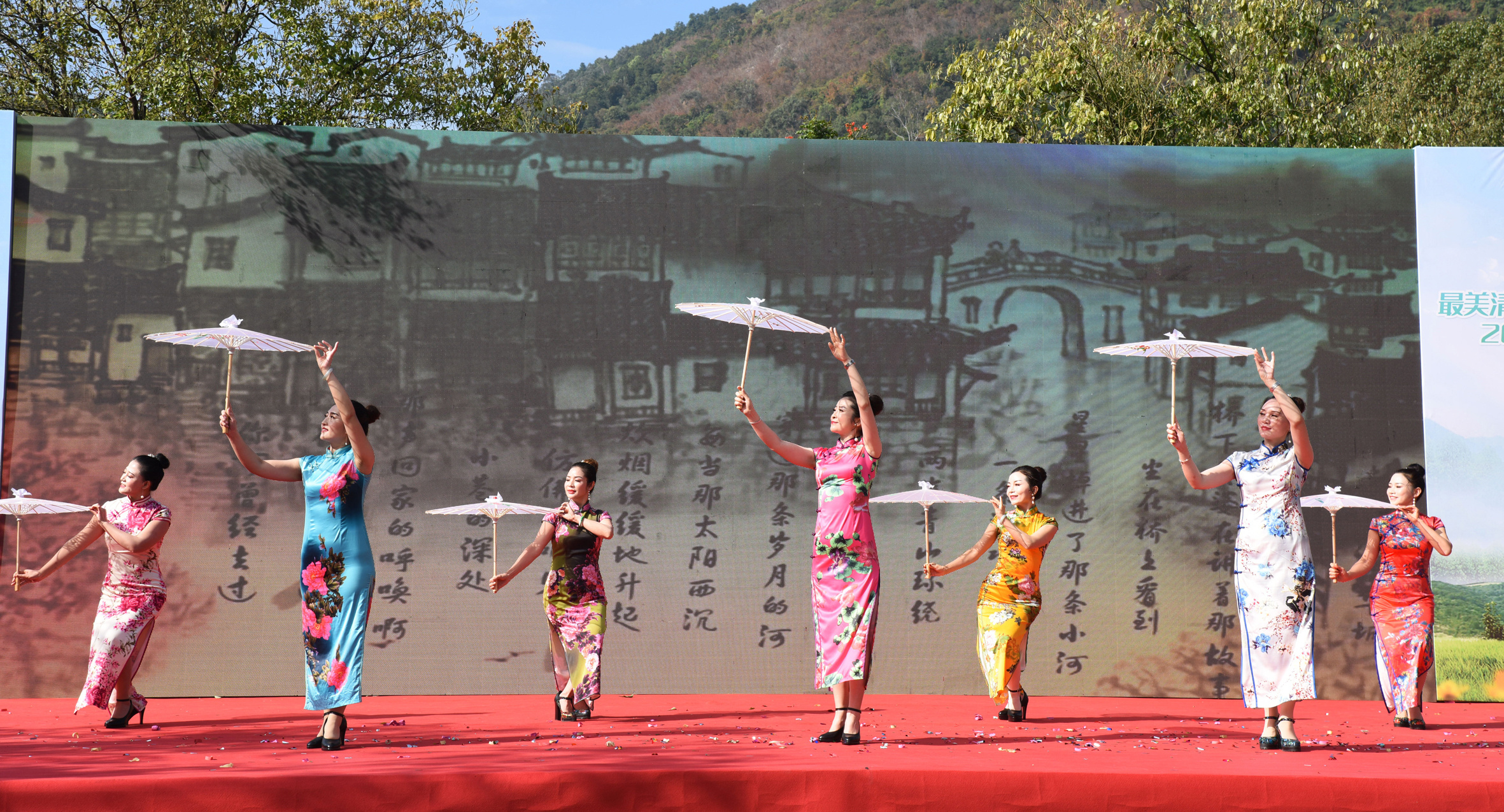 12月26日，“最美清溪·迎新2021”旅游推介暨元旦登山活动在风景怡人的清溪银瓶山森林公园拉开帷幕。