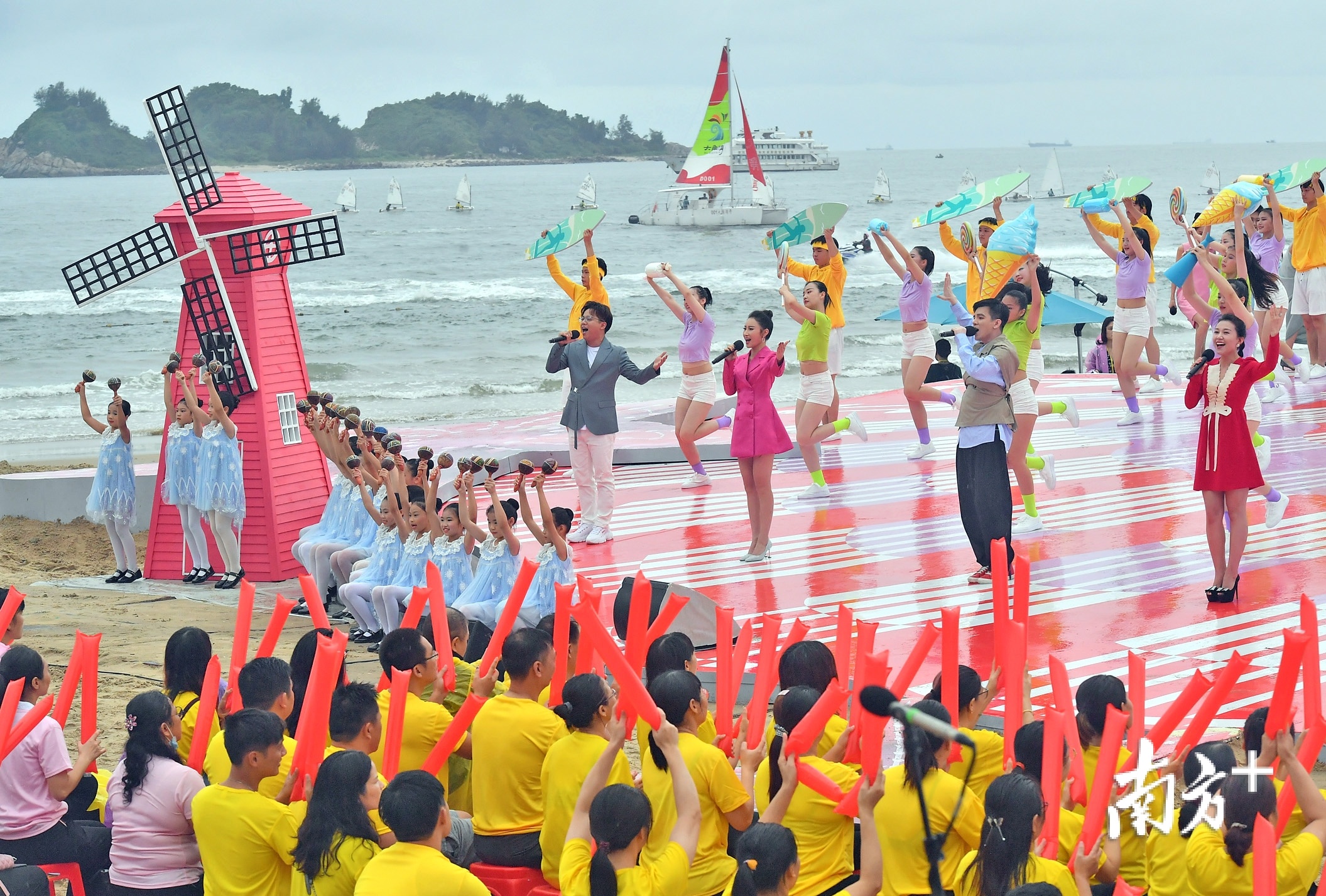 《唱响新时代》节目录制现场。李向东 摄