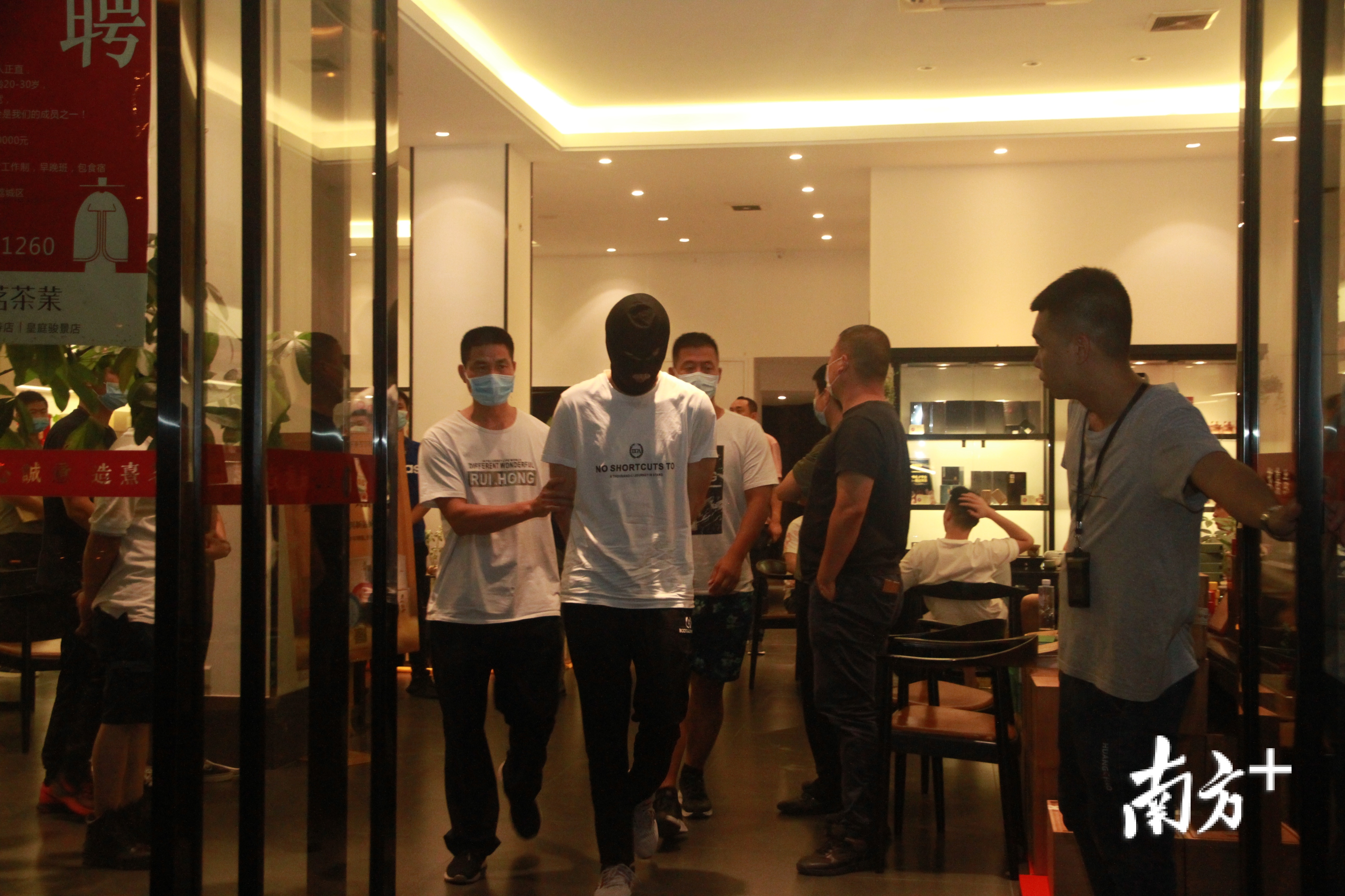 6月4日晚21时30分，中山警方在三省五个地市开展全国统一收网行动，抓获112人。