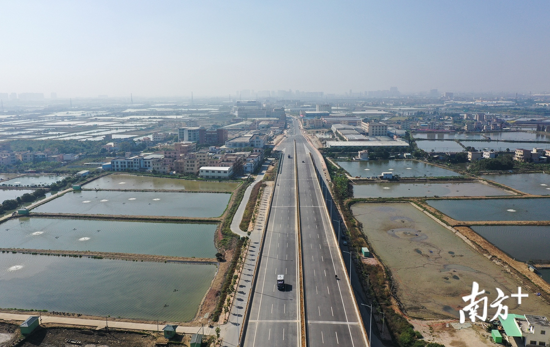 12月29日，黄圃快线全线建成通车。