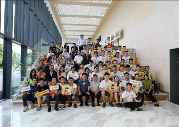 李泽湘每年都会在松山湖举办创业营等形式多样的创业活动。