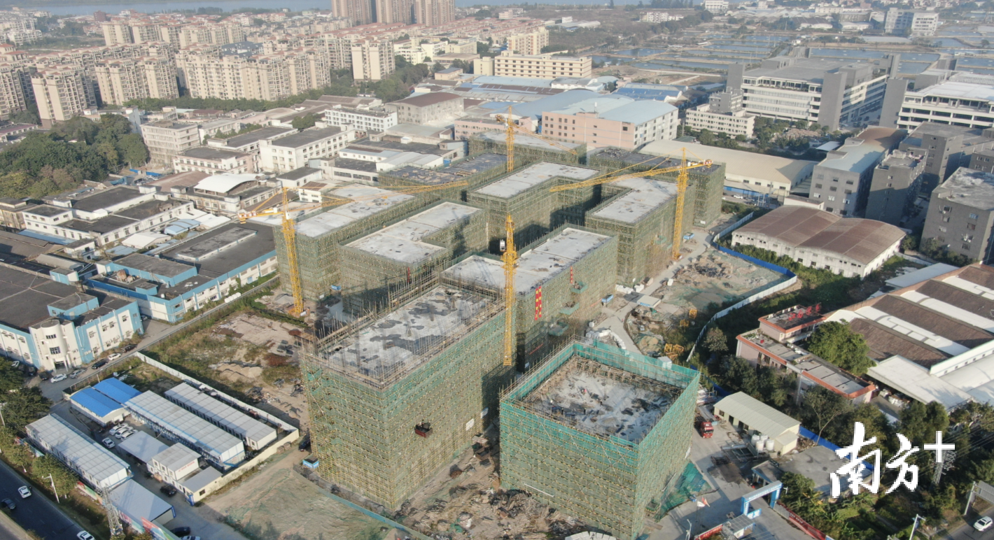 五八科创园一期主体建筑已全部封顶。