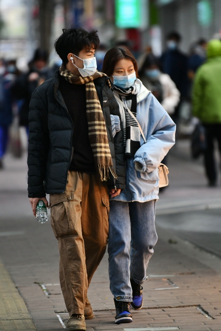 广州的朋友,记得寒风中多穿点