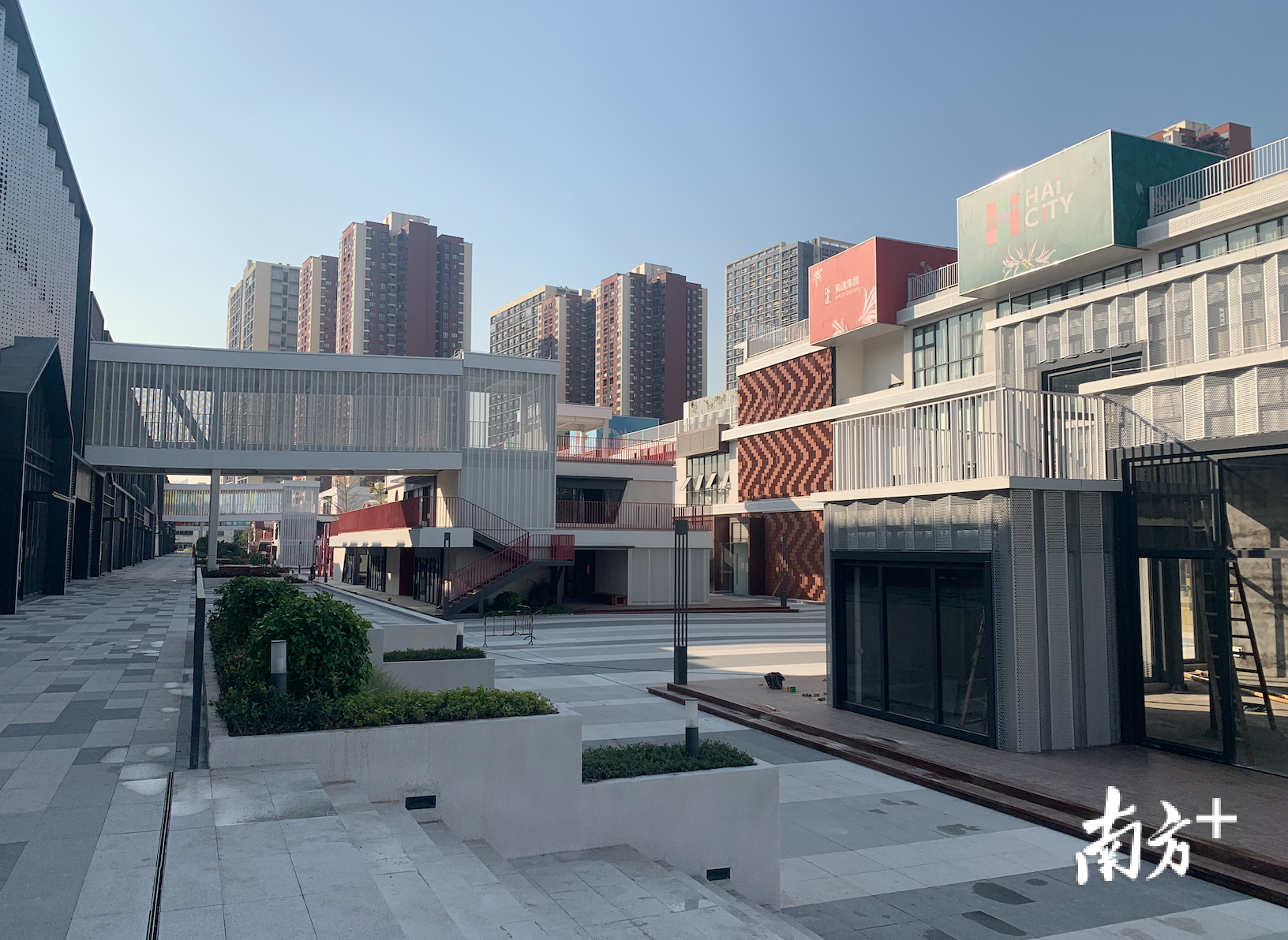 通过微改造实现旧有厂房的升级,南海新经济小镇已吸引来自季华实验室的项目落地。李欣 摄