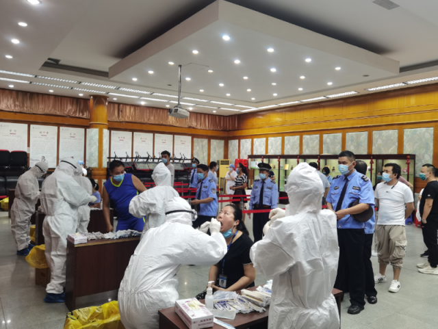 加强防疫,严格设置一米间隔 加强防疫,严格设置一米间隔