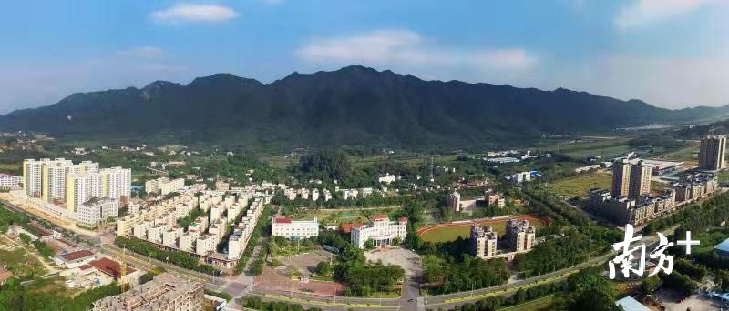 图为南山镇城区。南山镇供图