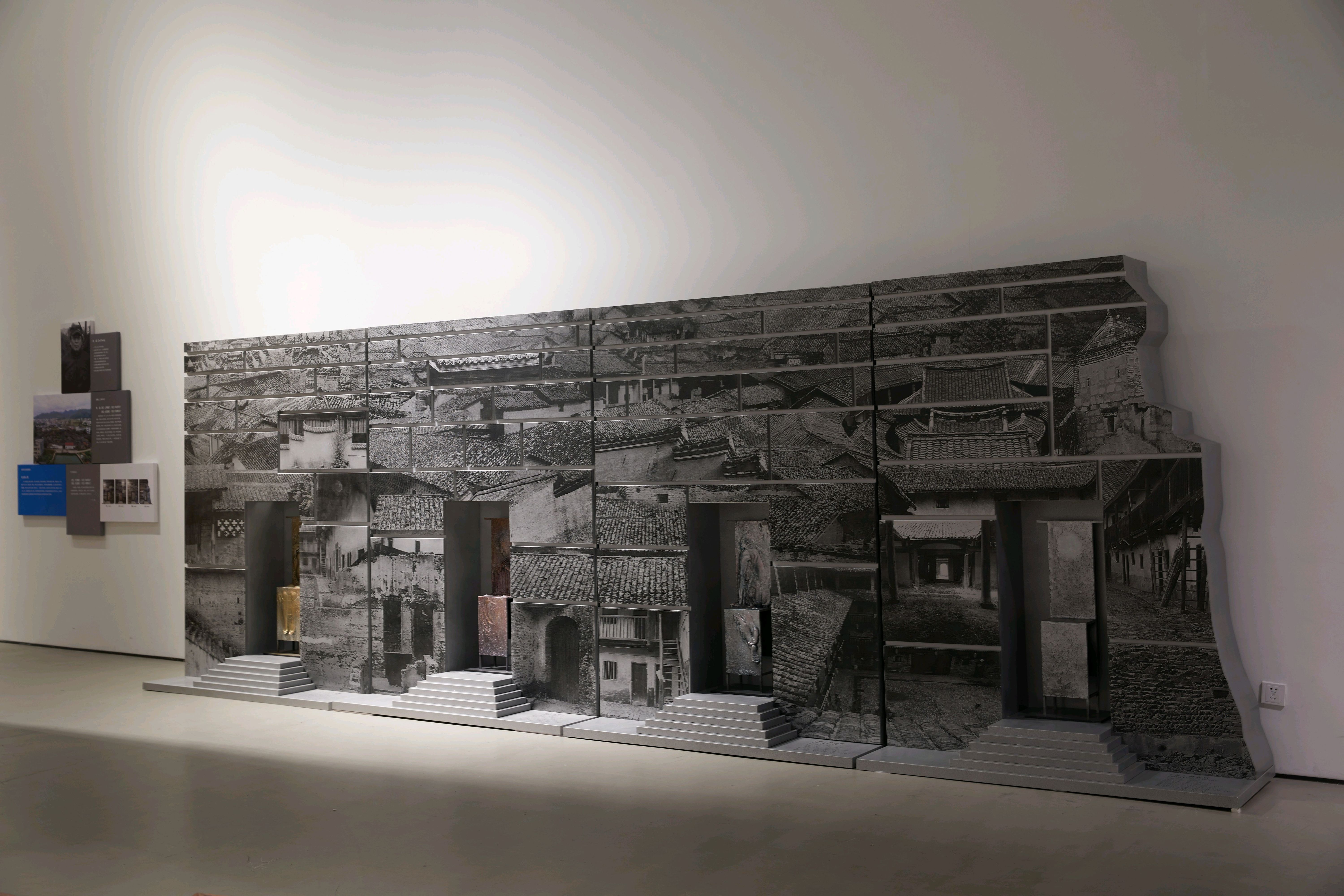 《生》之期盼?《老》有所养?《病》壮固疾?《死》得其所?</p><p>朱成,雕塑,690x60x200cm,金属及综合材料