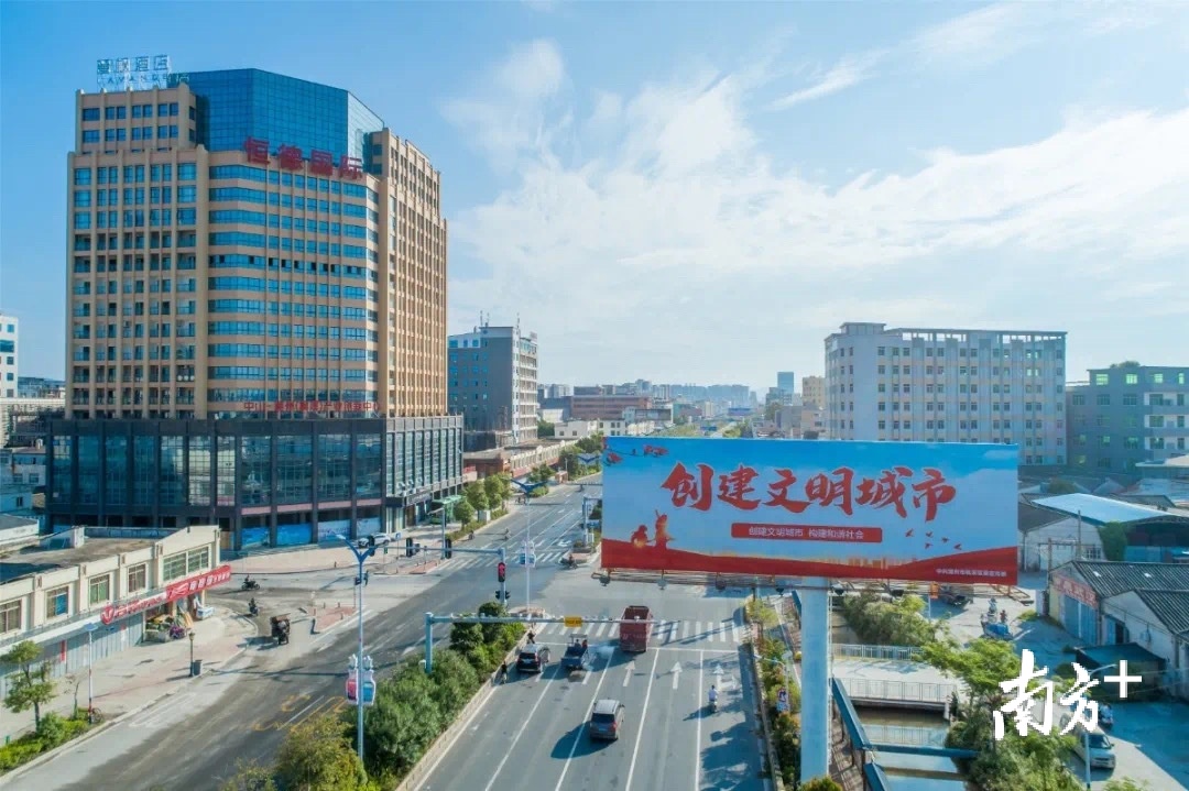 多措并举提升幸福感枫溪区开展创文环境整治