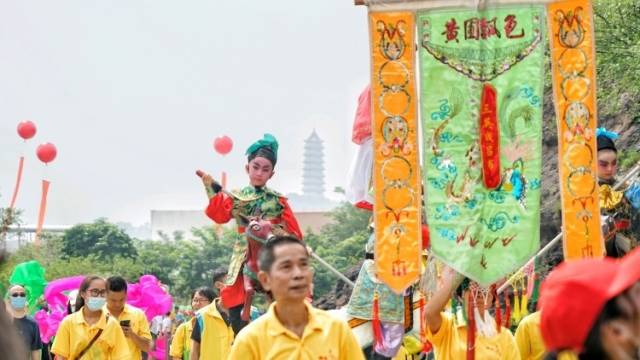 何莽：网红城市背后是厚积薄发|聚焦市委全会