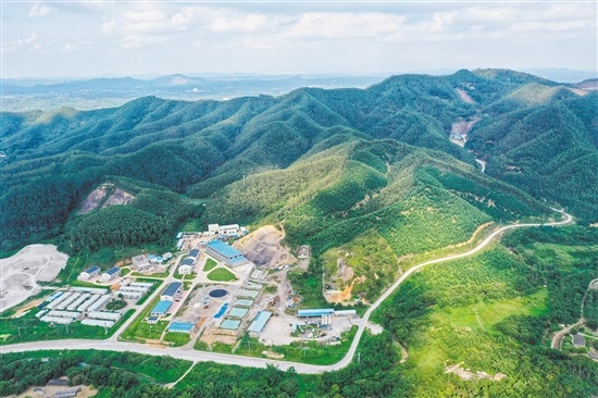 江门中微子实验站建设场地全貌。