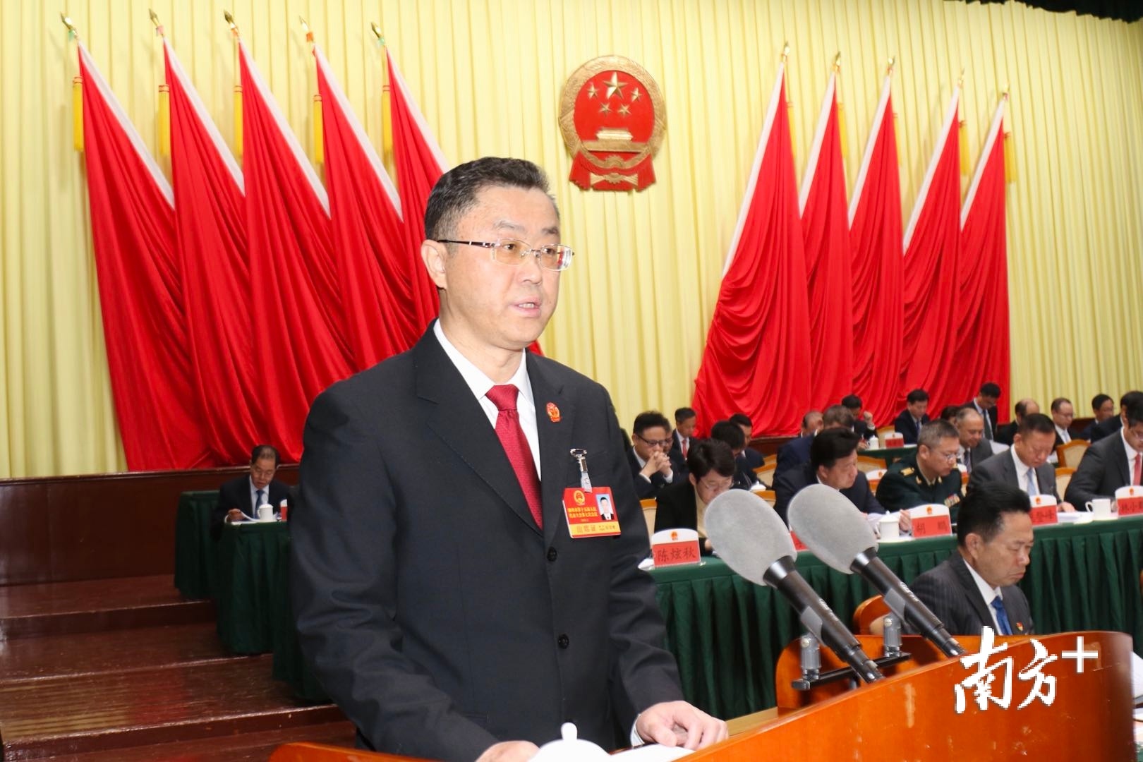 潮州市中级人民法院院长任宗理作潮州市中级人民法院工作报告。 潮州市中级人民法院院长任宗理作潮州市中级人民法院工作报告。