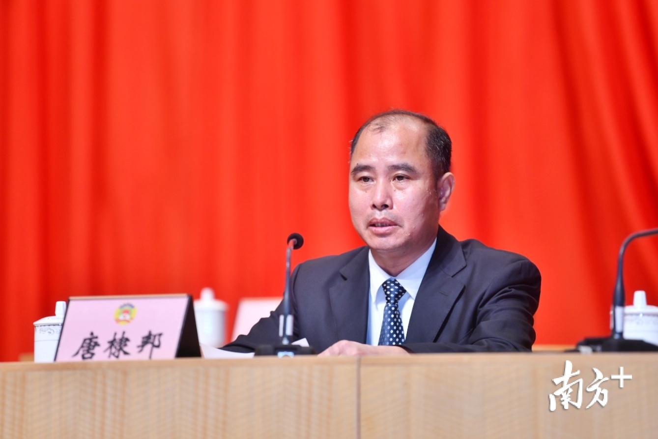 南海区政协主席唐棣邦表示,接下来,南海区政协将围绕五方面抓好贯彻落实工作。戴嘉信 摄 南海区政协主席唐棣邦表示,接下来,南海区政协将围绕五方面抓好贯彻落实工作。戴嘉信 摄