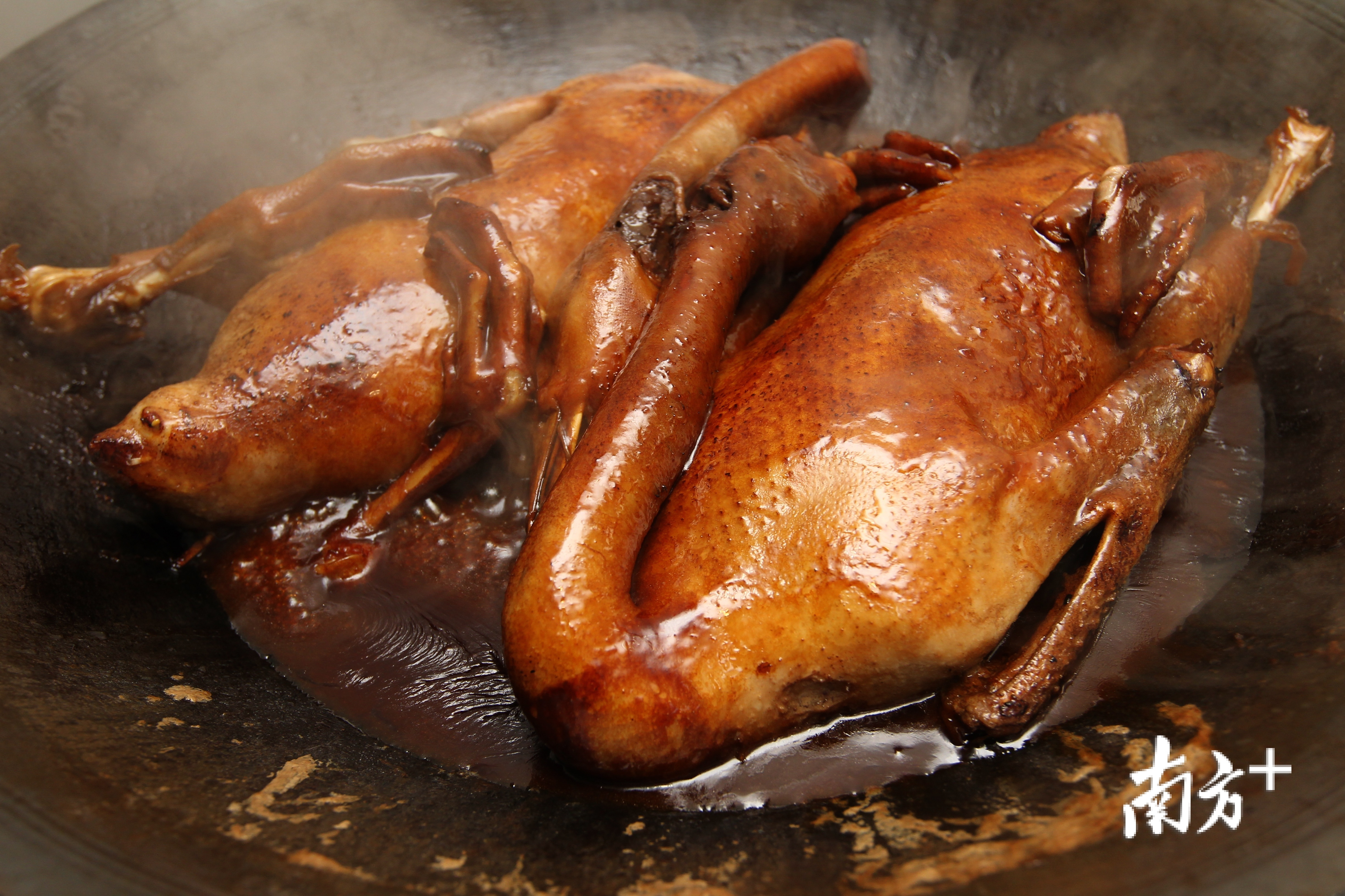 通宵"蒸年鹅" ,樟木头客家年味浓