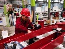 佛山车间传心声：除夕我在岗，心安是吾乡