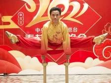 三度登台！广体教师王巍堡央视春晚展示“二指禅”