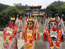 广州多地举办岭南民俗活动，特色年夜饭吃出“文化味”
