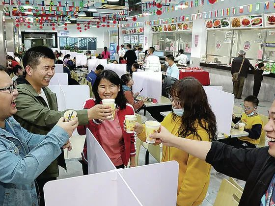 在肇过年的异乡人,他们的真实心情写照是......