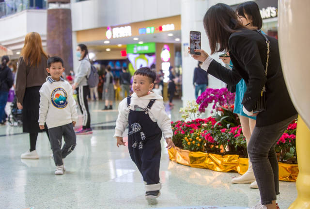 多图 | 大年初三游羊城，各处商场忙