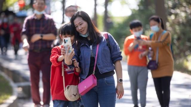 南方视频｜过肥年也要运动！春节广州“空中云道”繁花似锦，节日气氛浓烈