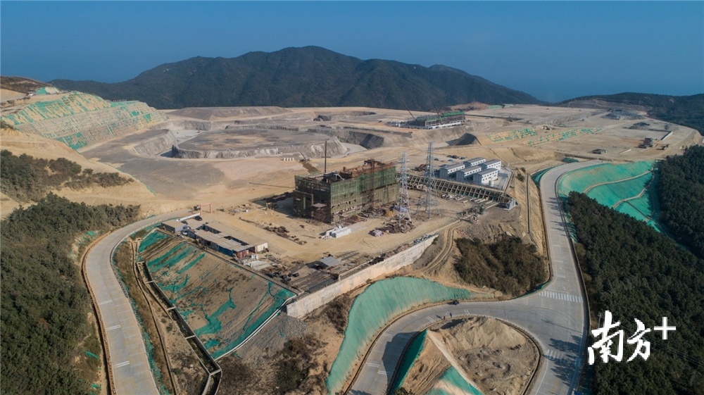  两大科学装置正在惠州市惠东县黄埠镇加快建设。