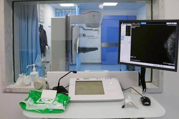 乳腺机是什么乳腺病患者的福音！全球高端能谱乳腺机在我院投入使用_https://www.jmylbn.com_新闻资讯_第1张