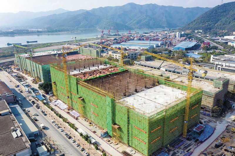 总投资75亿元的风华高科高端电容生产基地项目正在加快建设。 曹笑 摄